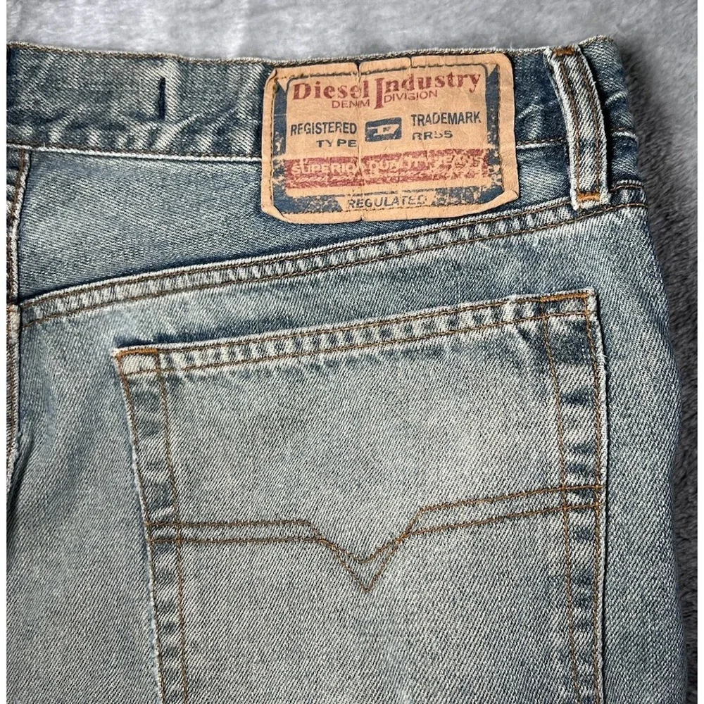 Diesel Jeans Men Size 36x31 Blue Denim Made In Italy Straight